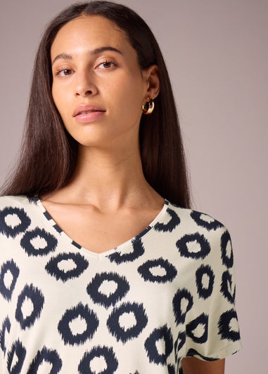 Cream Scratch Print V Neck T-Shirt