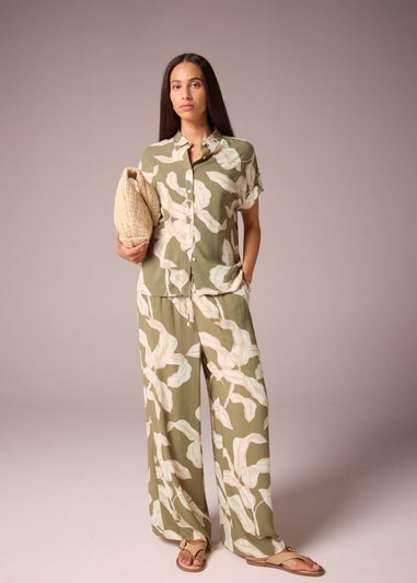 Et Vous Khaki Co Ord Leaf Print Utility Shirt