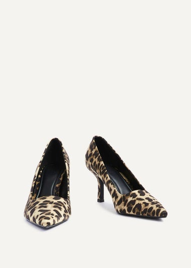 Linzi  Multi Kat Leopard Print Scuba Court Heel