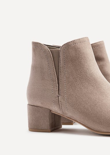 Linzi Manor Mocha Faux Suede Block Heeled Ankle Boot