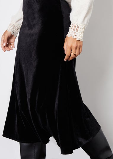 Threadbare Black Flora Velvet Flared Pull On Midi Skirt