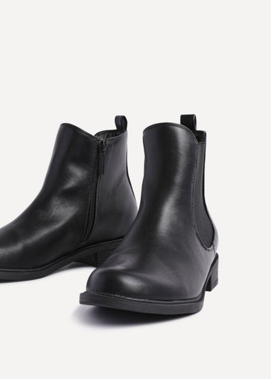 Linzi Fia Black Faux Leather Classic Chelsea Boot