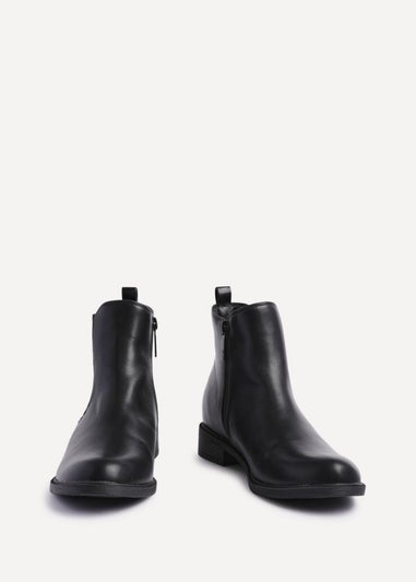 Linzi Fia Black Faux Leather Classic Chelsea Boot