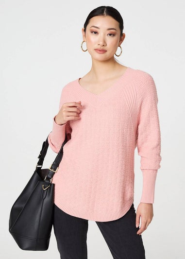 Izabel London Pink Textured V-Neck Relaxed Curve Hem Jumper