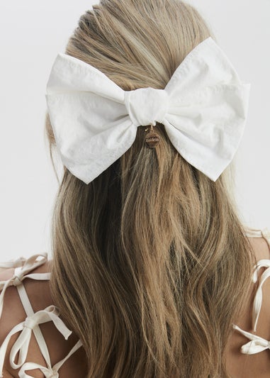 Madein White Crepe Eira Bow Clip