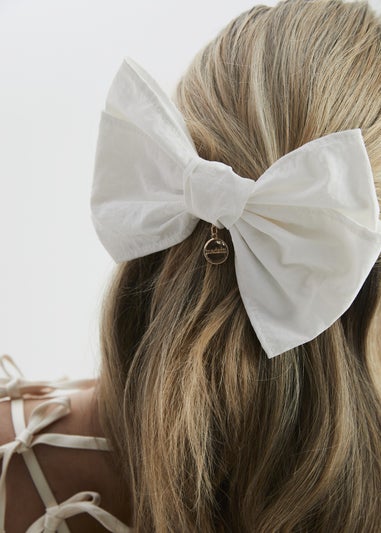 Madein White Crepe Eira Bow Clip