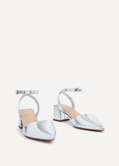 Linzi Suzy Wide Fit Silver Faux Leather Court Heel