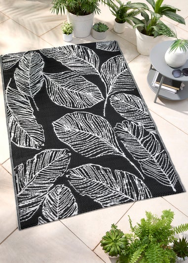 Fusion Matteo Black Outdoor Rug