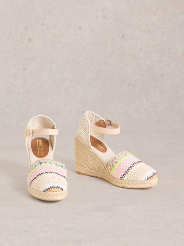 Espadrilles mit Häkelmuster