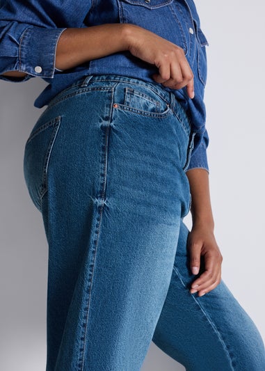 Mid Wash Barrel Leg Jeans