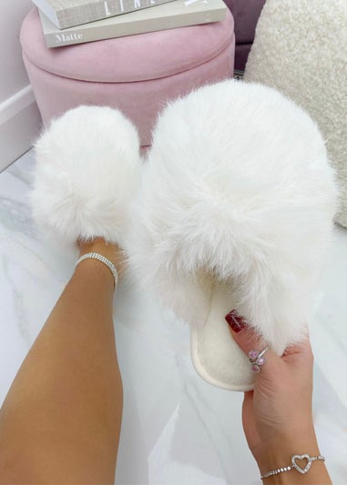 Love Lemonade White Ultimate Cosy Fluffy Slippers