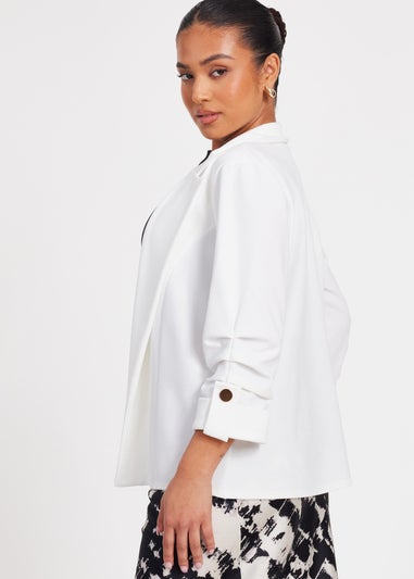 Quiz Cream Petite Ruched Sleeve Blazer