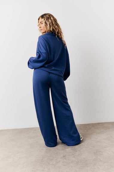 In The Style Navy Fits Graphic Straight Leg Jogger