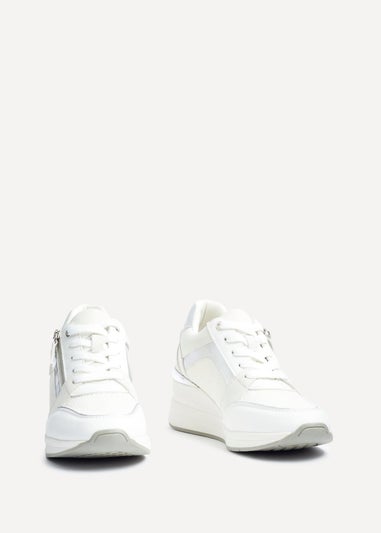 Linzi Everett White & Silver Wedged Trainer