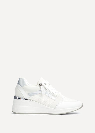 Linzi Everett White & Silver Wedged Trainer