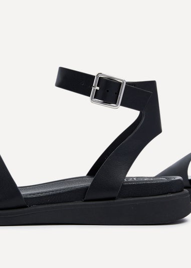 Linzi Kara Black Faux Leather Footbed Flatform Sandals