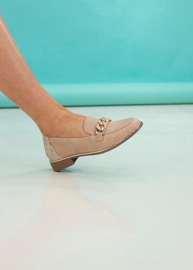 Lunar Beige Merida Shoe