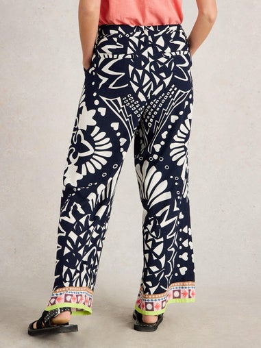 Hose Farah mit weitem Bein