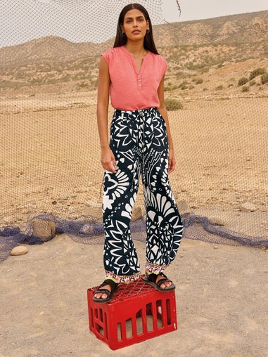 Hose Farah mit weitem Bein