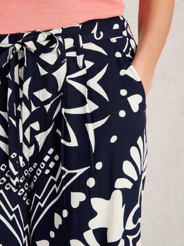 Hose Farah mit weitem Bein