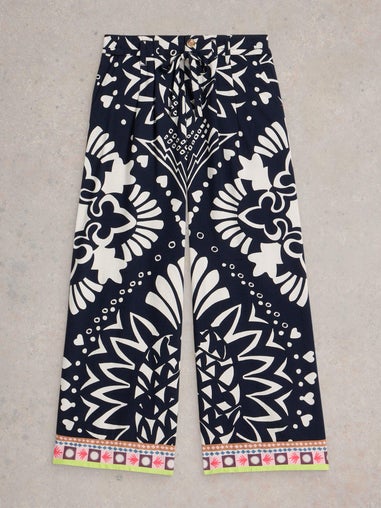 Hose Farah mit weitem Bein