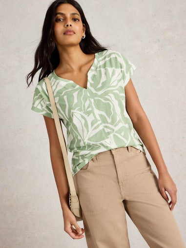T-Shirt Nelly mit Keilausschnitt