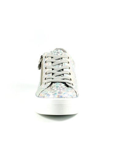 Lunar White Charm Trainer