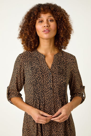 Roman Black Spot Print V-Neck Stretch Shirt
