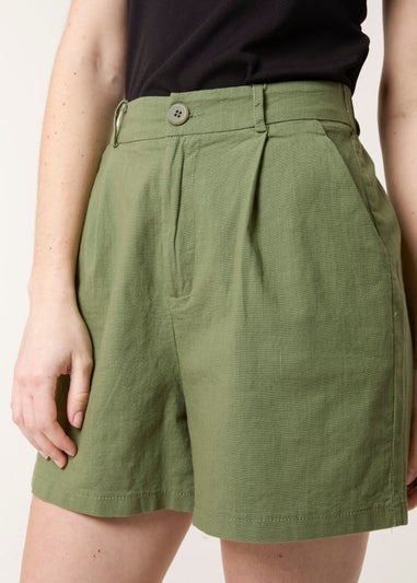 Blue Vanilla Khaki Shorts With Pleated Design