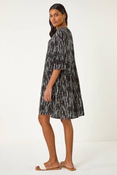 Roman Black Abstract Crinkle Smock Dress
