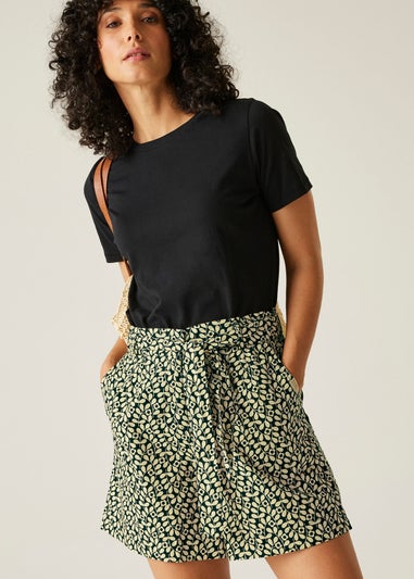 Regatta Jasmine Flower Black Orla Summer II Shorts