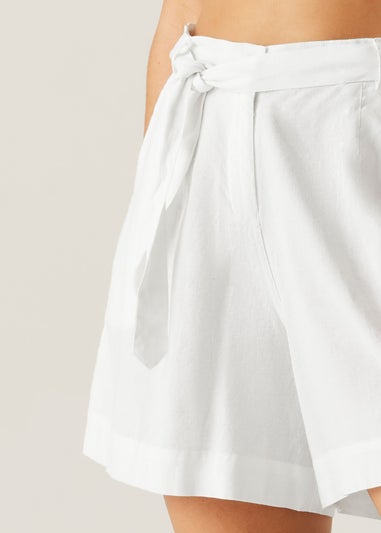 Regatta White Sabela II Shorts