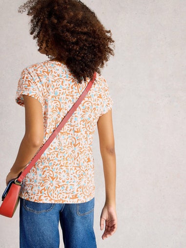 T-Shirt Nelly mit Keilausschnitt