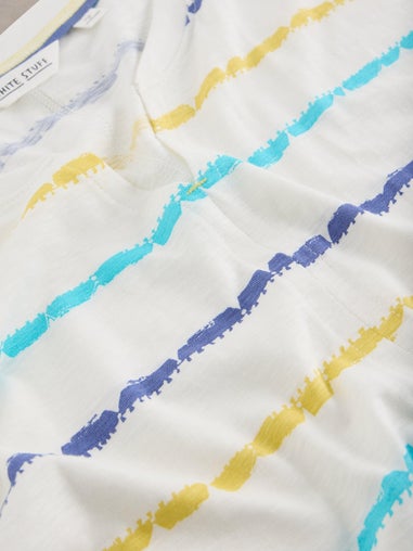 T-Shirt Nelly mit Keilausschnitt