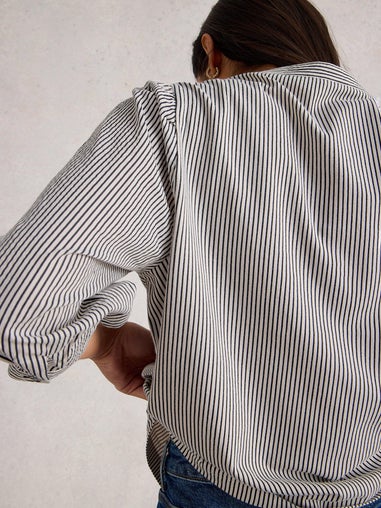Gestreifte Bluse aus Materialmix