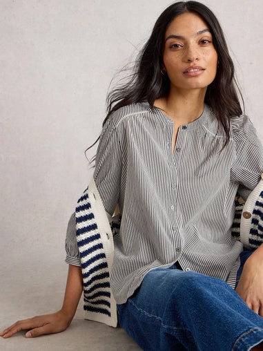Gestreifte Bluse aus Materialmix
