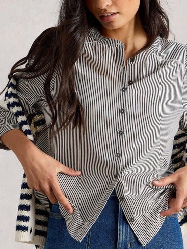 Gestreifte Bluse aus Materialmix
