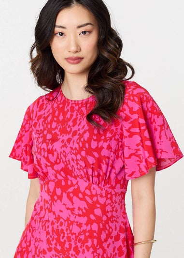 Izabel London Red Printed Angel Sleeve Knee Length Dress