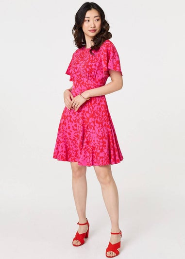 Izabel London Red Printed Angel Sleeve Knee Length Dress