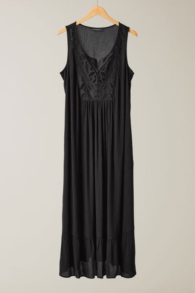Evans Curve Black Crinkle Broderie Maxi Dress