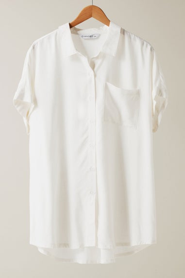 EVANS Curve White Dipped Hem Shirt