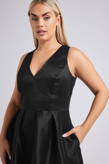 Yours London Curve Black Pleated V-Neck Midi Prom Dress