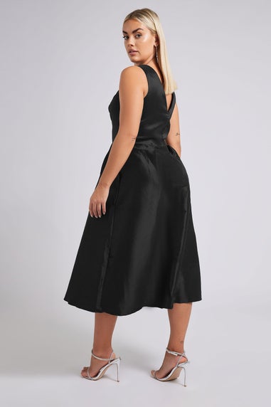 Yours London Curve Black Pleated V-Neck Midi Prom Dress