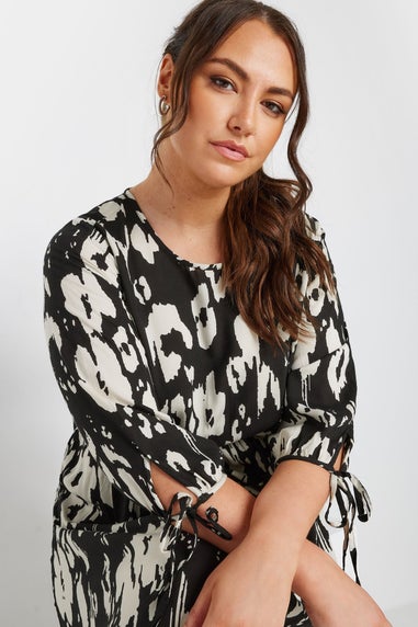 Yours Curve Black & White Leopard Print Midaxi Dress