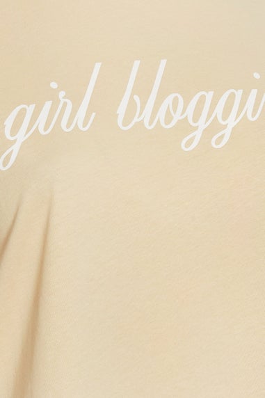 Limited Collection Curve Beige Girl Blogging Slogan T-Shirt