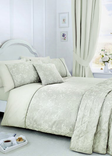 Dreams & Drapes Jasmine Reversible Green Duvet Cover Set