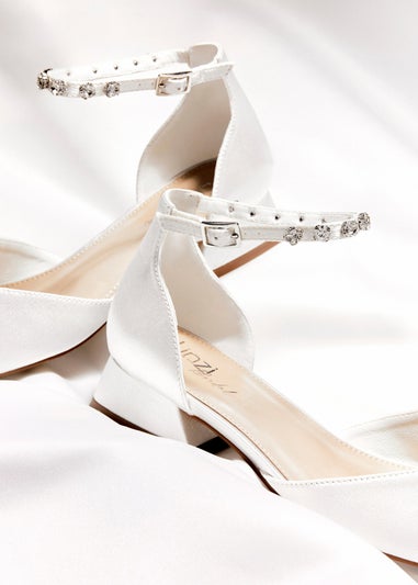 Linzi Everlasting Wide Fit Ivory Satin Low Block Court Heel
