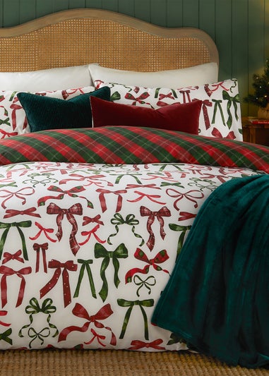Furn Nathalie Festive Bows Printed Berry Duvet Set