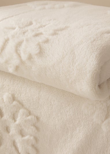 Furn Snowflakes Faux Fur Snow White Throw