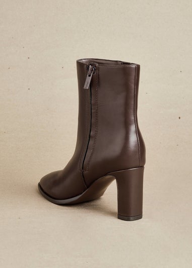 Linzi Jonas Brown Faux Leather Block Heel Ankle Boot